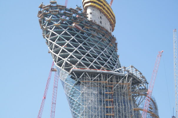 large scaffolding contractor